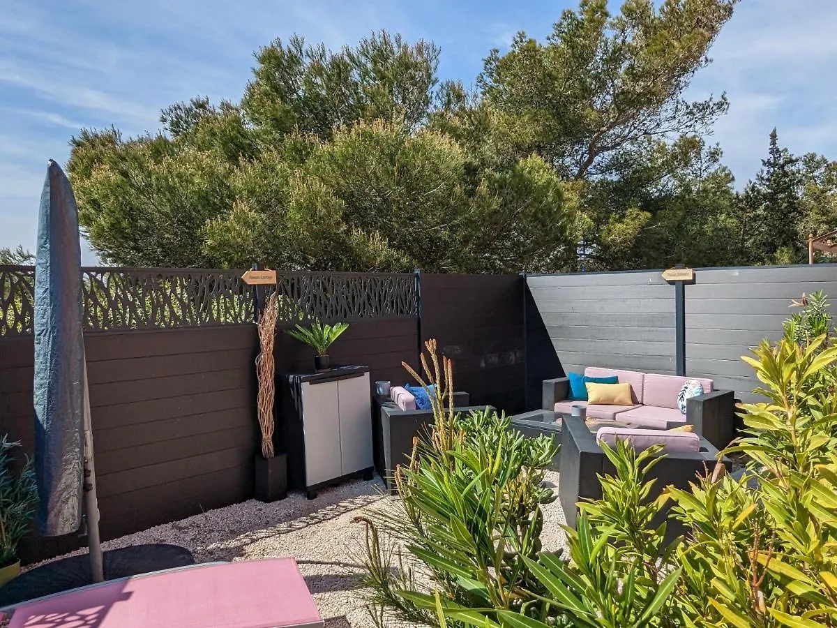 L'Instant Mer - Bord De Mer - Studio Avec Grand Jardin A La Capte Hyeres 0*,  France